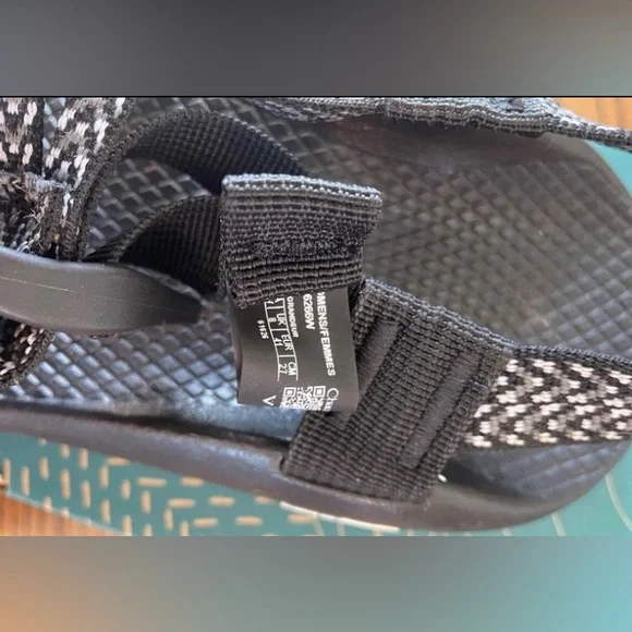 Women’s ZX2 Classic Boost Chacos, black- size 10W - Picture 2 of 5